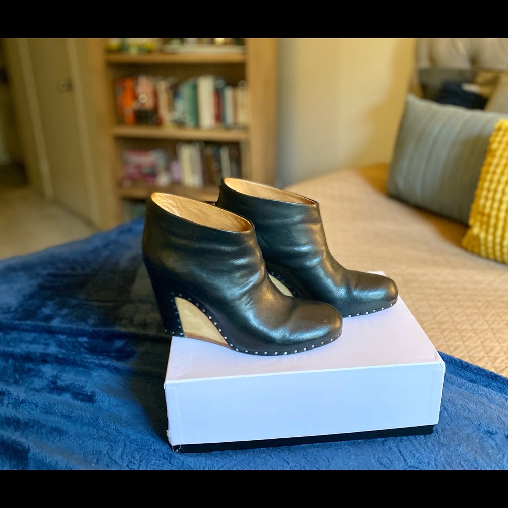 Maison Margiela Leather Stud-Trim Wedges